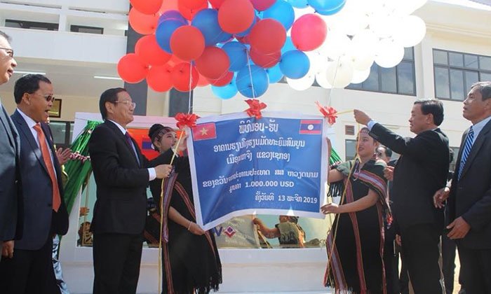 ສສ ຫວຽດນາມ ມອບໂຮງຮຽນມັດທະຍົມສົມບູນດາກຈຶງຫຼັງໃໝ່ ມູນຄ່າ 1 ລ້ານໂດລາ ໃຫ້ແຂວງເຊກອງ