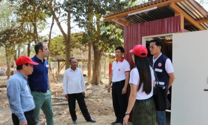 ປະຊາຊົນທີ່ໄດ້ຮັບຜົນກະທົບຈາກຄູກັ້ນນໍ້າເຂື່ອນແຕກພັງຢູ່ເມືອງສະໜາມໄຊ ໄດ້ຮັບການຊ່ວຍເຫຼືອ 2.6 ຕື້ກີບ