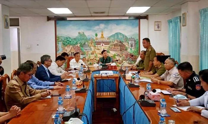 ນາຍົກລົງຕິດຕາມການເຝົ້າລະວັງ-ຄວບຄຸມການລະບາດຂອງໂຄວິດ-19 ຢູ່ດ່ານສາກົນຂົວມິດຕະພາບລາວ-ໄທ 1