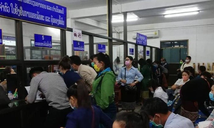 ສະຖານທີ່ຕິດຕໍ່ວຽກຄວນມີການຈັດສັນຄົນເຂົ້າອອກ ເພື່ອຫຼີກເວັ້ນການແອອັດ
