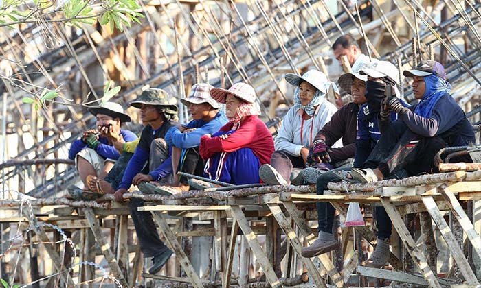 ຊົນຊັ້ນກຳມະກອນ ແລະ ຊາວຜູ້ອອກແຮງງານໃນທົ່ວໂລກຈົ່ງສາມັກຄີກັນແໜ້ນ ຕ້ານກັບພະຍາດໂຄວິດ-19