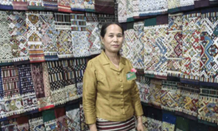 ບົວວອນ ສູ້ຊີວິດຈົນກາຍເປັນຄອບຄົວຕົວແບບ.