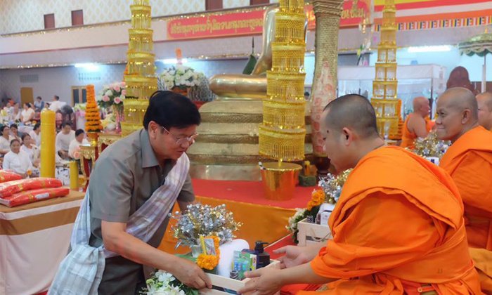 ນາຍົກເຂົ້າຮ່ວມ ງານບຸນມະຫາເຖຣາພິເສກ ກອງຫົດຍາທ່ານໃຫຍ່ ມະຫາຄຳມາ