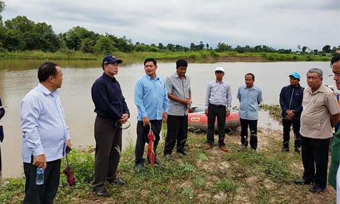 ເຈົ້າຄອງນະຄອນຫຼວງວຽງຈັນລົງກວດກາຈຸດທີ່ມີຄວາມສ່ຽງພາໃຫ້ເກີດນໍ້າຖ້ວມຢູ່ນະຄອນຫລວງ