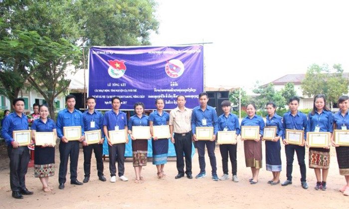 ຊາວໜຸ່ມອາສາສະໝັກຊາວໜຸ່ມລະດູແລ້ງສີຂຽວ ໄດ້ຖ່າຍຖອດຄວາມຮູ້ຫຼາຍກິດຈະກໍາໃຫ້ແກ່ເຍົາວະຊົນລາວ
