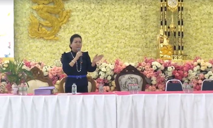 ມື້ໃດຈະໄດ້ເງິນຄືນ? ສະມາຊິກຜູ້ທີ່ອັບປະໂຫຍດບໍ່ພໍໃຈຄຳຕອບຂອງປະທານ ພີເອັສ ໃນກອງປະຊຸມ