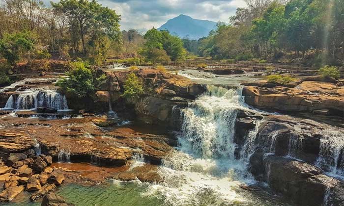 ປະຫວັດເລົ່າຂານ ກ່ອນຈະມີຊື່ວ່າ “ນ້ຳຕົກຕາດເລາະ” ແຂວງສາລະວັນ