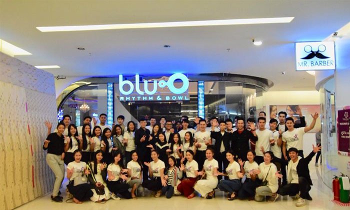 100 ນາງແບບ ແລະ ນາຍແບບ ຮ່ວມກິດຈະກຳສຸດ chill ເບິ່ງຮູບເງົາ ແລະ ຫຼິ້ນໂບລິ້ງ ທີ່ສູນການຄ້າວຽງຈັນເຊັນເຕີ