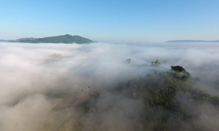 ພູຜາເດືອນ ທຳມະຊາດບ້ານນາປູ ເມືອງສັງທອງ ນະຄອນຫຼວງວຽງຈັນ