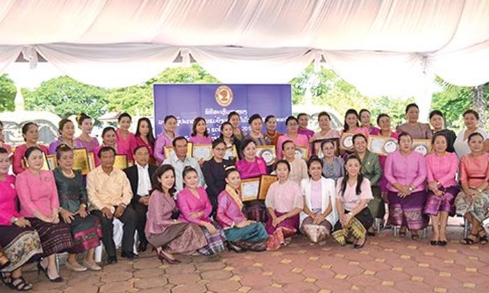ລາວຍາດໄດ້ລາງວັນ ເຄືອຄ່າຍຜູ້ປະກອບການແມ່ຍິງອາຊຽນດີເດັ່ນ