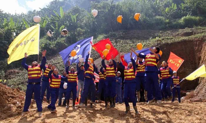 ອຸມົງນາເຕີຍໝາຍເລກ 1 ໃນທາງລົດໄຟລາວ-ຈີນ ຄວາມຍາວກວ່າ 1,000 ແມັດ ຂຸດເຈາະສຳເລັດແລ້ວ