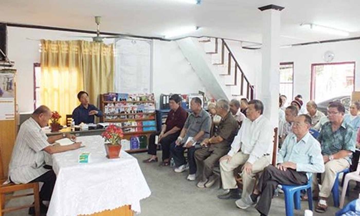 ປະຊາຊົນບ້ານສະພານທອງໃຕ້ ເມືອງສີສັດຕະນາກ ສະເໜີໃຫ້ຊ່ວຍແກ້ໄຂບັນຫາການຈະລາຈອນແອອັດ