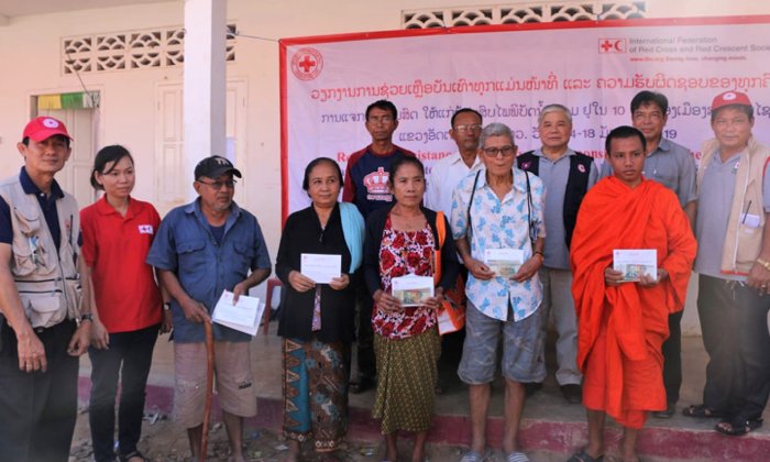 ອົງການກາແດງລາວ ສືບຕໍ່ໃຫ້ການຊ່ວຍເຫຼືອປະຊາຊົນ ເມືອງສະໜາມໄຊ ແຂວງອັດຕະປື