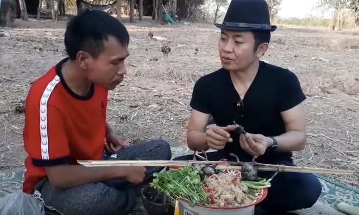 “ອີ໊ດ ໂປງລາງ” ບຸກຖິ່ນ “ບົວໄລ” ເພື່ອຊິມ ຕຳໝາກຫຸ່ງ ແລະ ປີ້ງອື່ງ