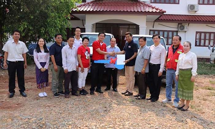 ສະຫະພັນກາແດງສາກົນ ມອບລົດ 2 ຄັນໃຫ້ແກ່ອົງການກາແດງລາວ ຮັບໃຊ້ປະຊາຊົນຜູ້ປະສົບໄພ
