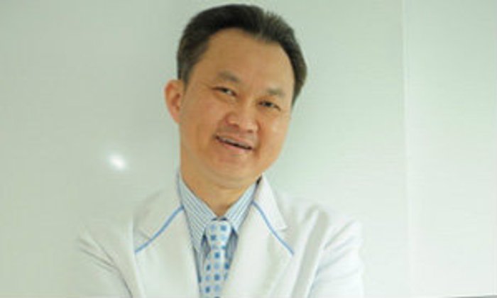 นพ.ประยูร เจนตระกูลโรจน์ ผู้ก่อตั้งโรงพยาบาลผิวหนัง อโศก