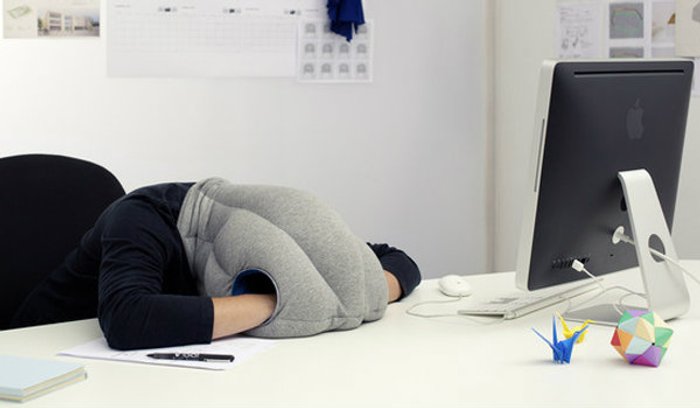 Ostrich Pillow งีบซักนิดเพื่อชีวิตสดชื่น