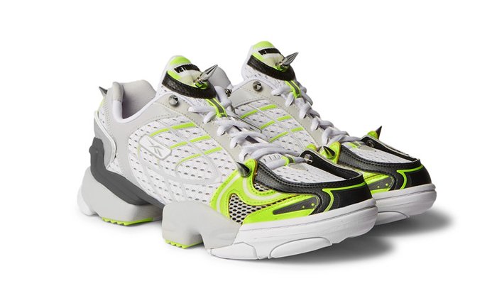 ส่อง Spike 400 Runner สนีกเกอร์สุดไฮป์จาก VETEMENTS X Reebok