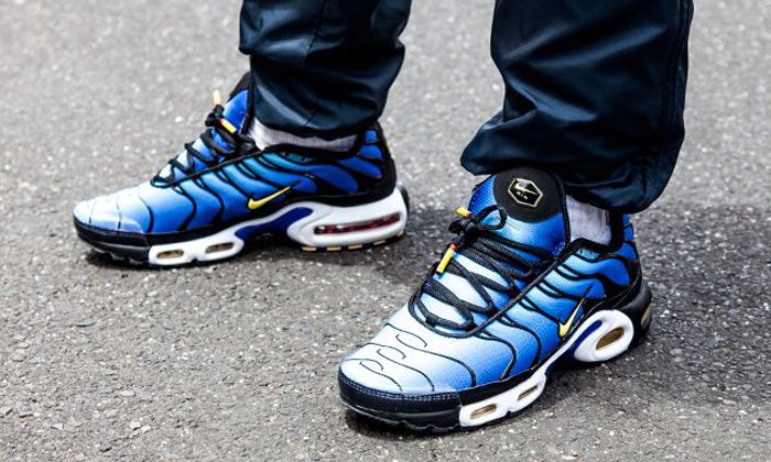 Nike Sportswear Air Max Plus OG Hyper Blue ฉลอง 20 ปี เทคโนโลยี TN