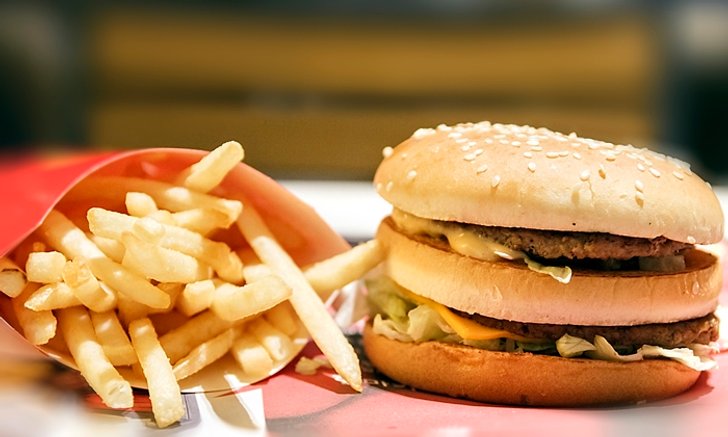 8 อาหารที่สามารถทำให้คุณเสพติดและอาจส่งผลเสียต่อร่างกายในระยะยาว