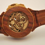 นาฬิกาทำจากไม้