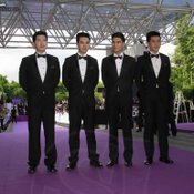 ทหารหล่อ