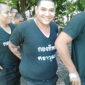ทหารหล่อ