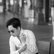 BUTTON UP