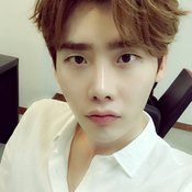 ทรงผมแสกกลาง