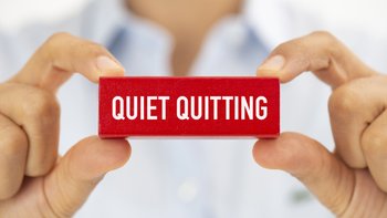 Quiet Quitting การลาออกเงียบ ปรากฏการณ์เมื่อคนรุ่นใหม่ไม่เชื่อว่าทุ่มเทแล้วจะได้ดี