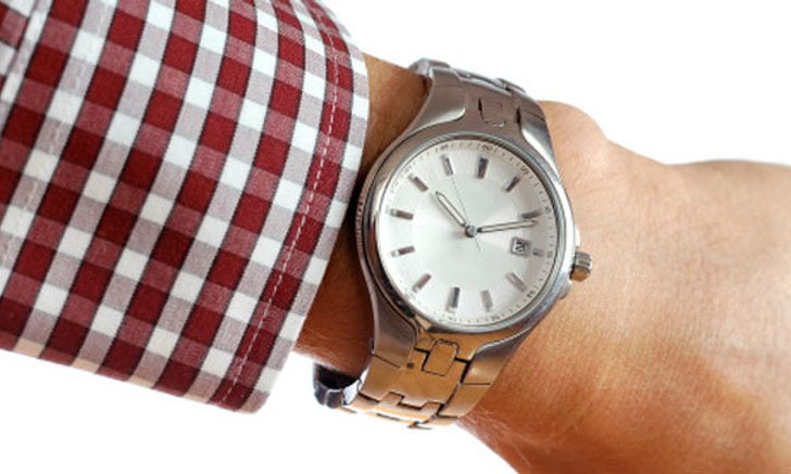 เลือกนาฬิกาข้อมือผู้ชายอย่างไร ให้ดูแมน
