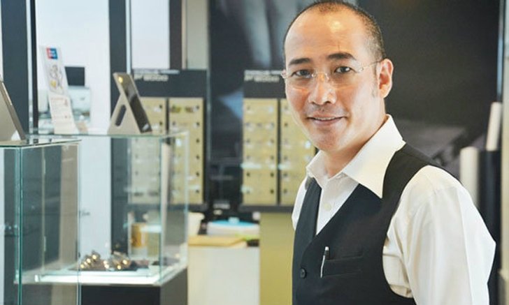 อาจารย์ "โบบิ" ปรมาจารย์แว่นหรูอันละ 10 ล้าน