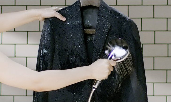 Shower Clean Suit สูทอาบน้ำได้ ดูแลง่ายจาก SUIT SELECT