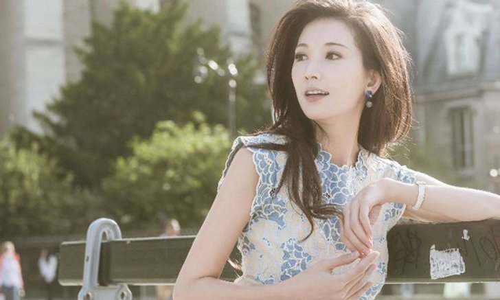 "หลิน จื้อหลิง" หรือ "เสี่ยวเกี้ยว จากสามก๊ก" สวยเซ็กซี่ทั้งที่อายุจริง 41 ปีแล้ว