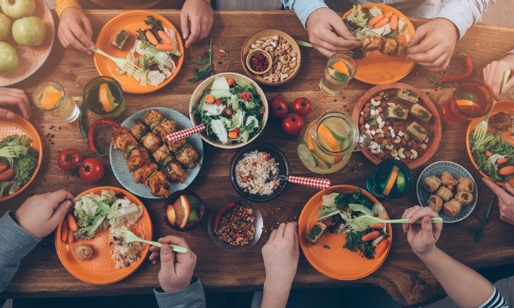 10 มารยาทและพฤติกรรมแปลกๆ บนโต๊ะอาหารจากทั่วโลก