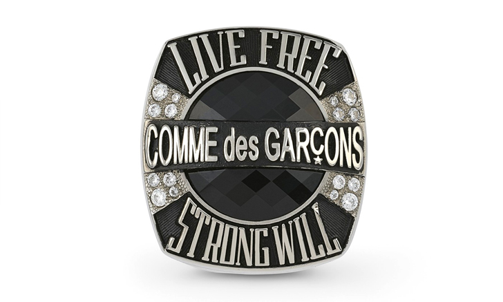 COMME des GARÇONS นำแหวน Champion กลับมาเสริมพลังบวกอีกครั้ง