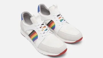 Kenneth Cole ปล่อยรองเท้า Pride Collection โดดเด่นด้วยการแต่งแต้มสีรุ้ง