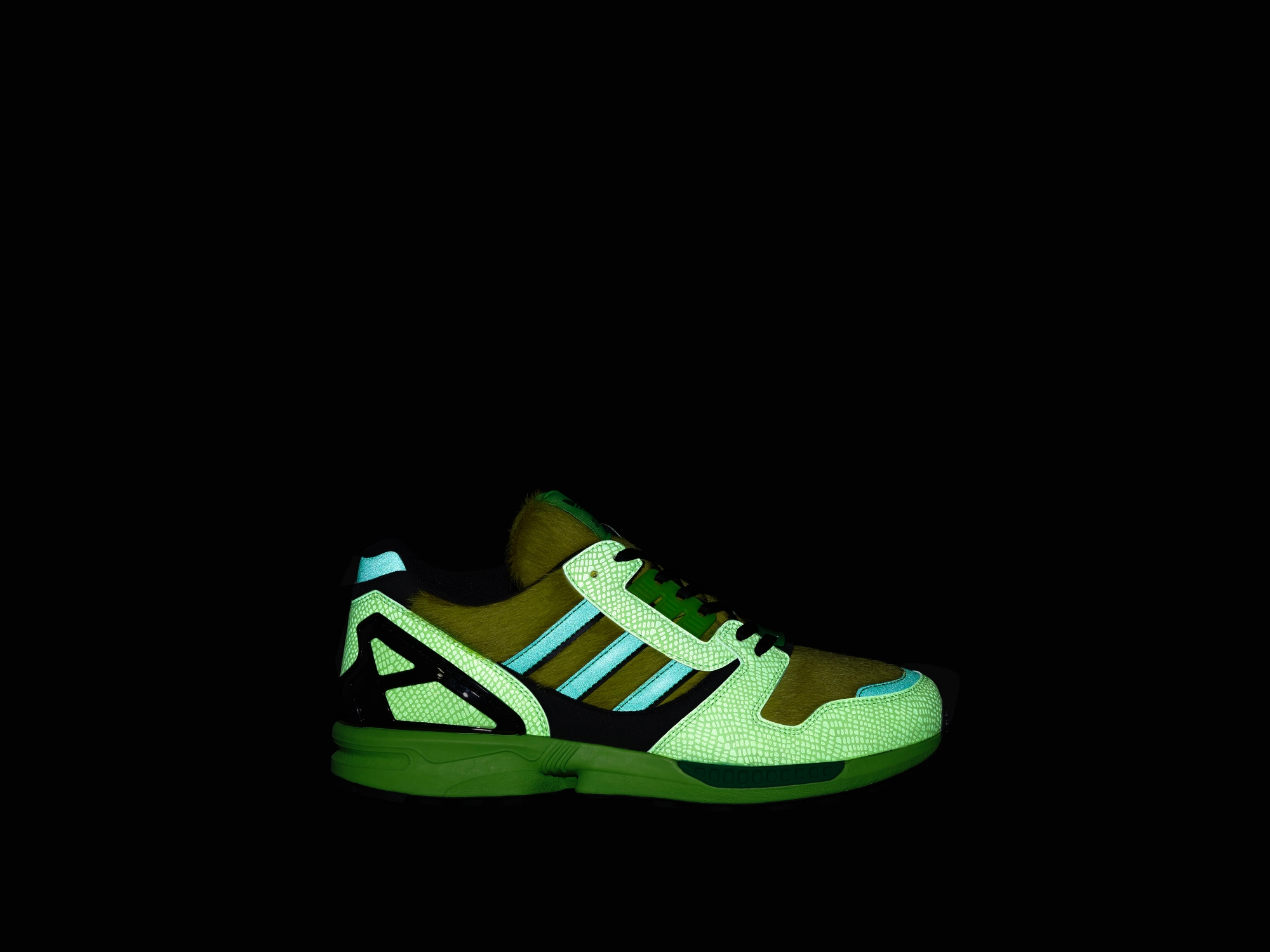 ADIDAS ORIGINALS BY ATMOS ZX-8000