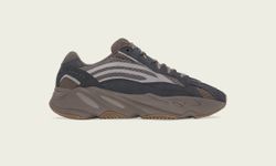 อาดิดาส และคานเย เวสต์ เตรียมปล่อย YEEZY BOOST 700 V2 MAUVE