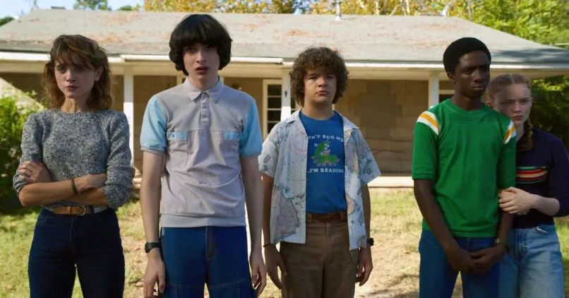 นักแสดงจากเรื่อง Stranger Things กับ High Waisted Baggy Jeans