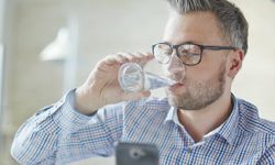 ดื่มน้ำอย่างไรให้เป็นยาอายุวัฒนะ