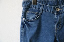 รู้ไหม! …ที่มาของ’ช่องกระเป๋าเล็กจิ๋ว’บนกางเกงยีนส์มาจากไหน?