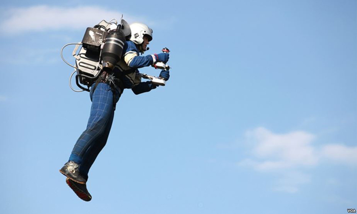 "Jetpack" อุปกรณ์สะพายหลังแบบใหม่ เพิ่มความหวังให้มนุษย์บินได้