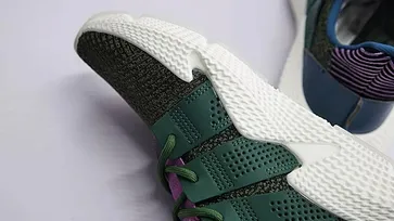 เผยภาพเพิ่มเติมรองเท้า Dragon Ball Z x adidas ในรุ่น Prophere "Cell"