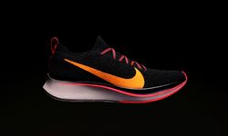 เห็นก่อนใคร Nike Zoom Fly Flyknit รุ่นใหม่ล่าสุด