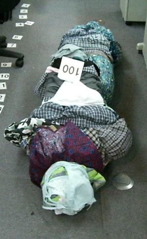 ทดลองใส่กางเกงใน 100 ตัว