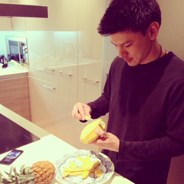 หนาม ธนดล