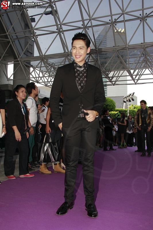 แฟขั่นดารา