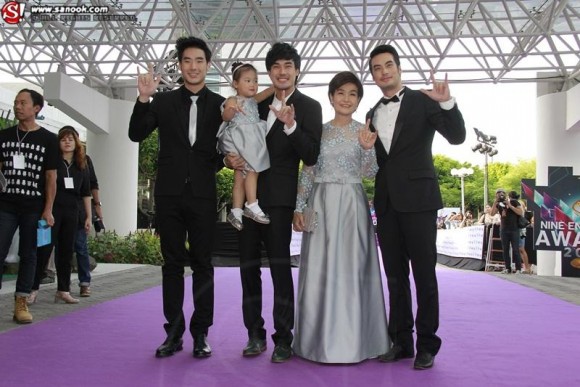 แฟขั่นดารา