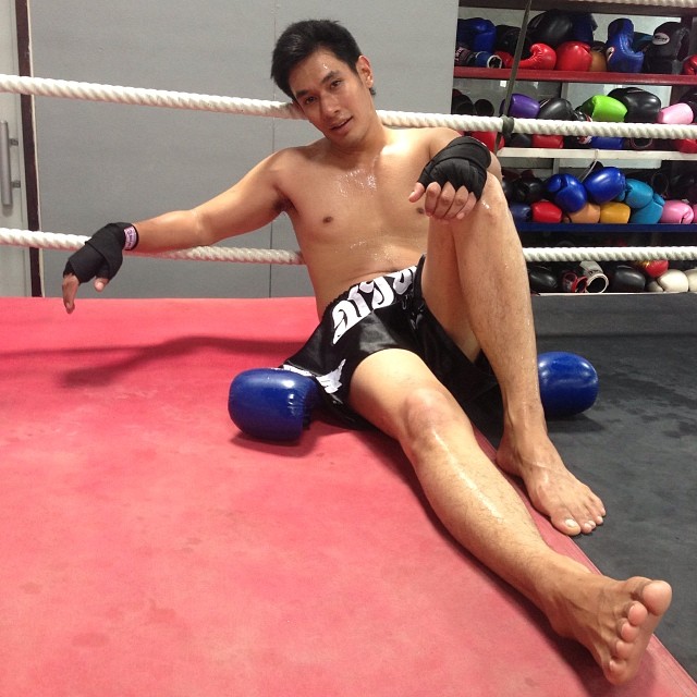 อ๋อม  อรรคพันธ์  